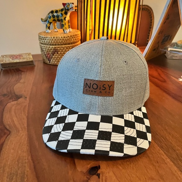 Hat - Picture 3 of 4